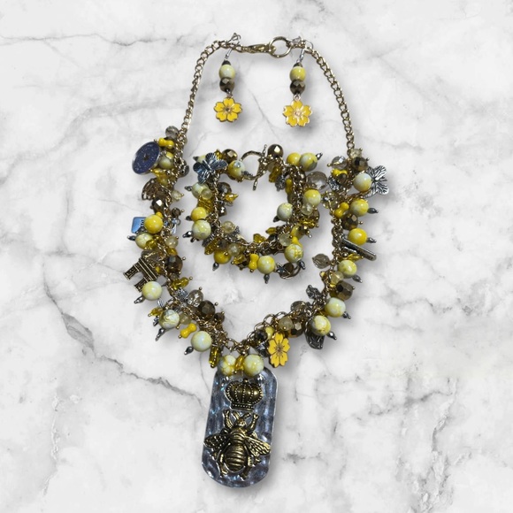 Queen Honey Bee Necklace Set - Picture 2 of 4